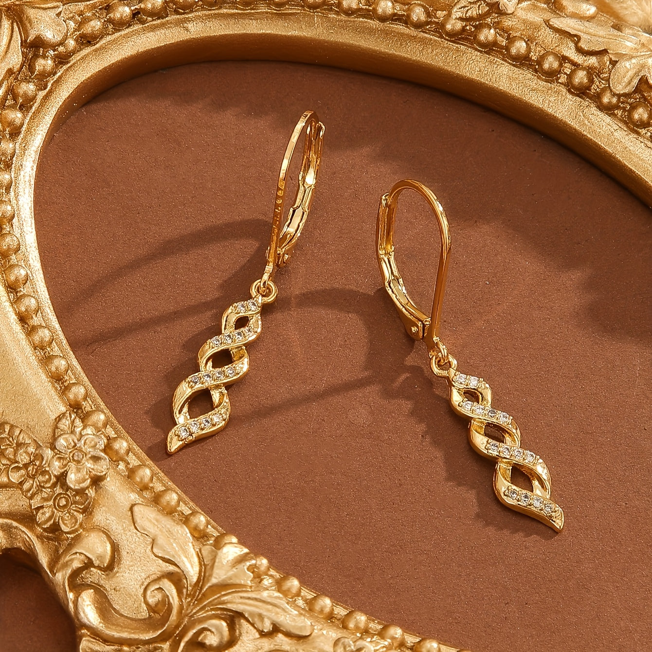 Boucles d'Oreilles Torsadées Scintillantes Ava | Or