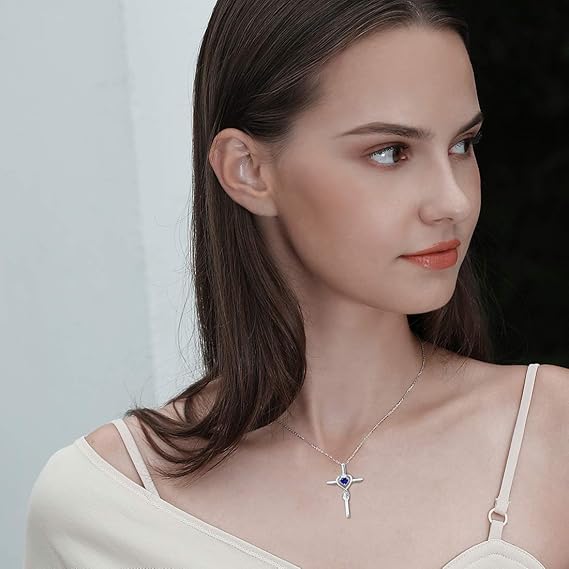 Collier Croix Pierre Cœur Saphir | Or Blanc