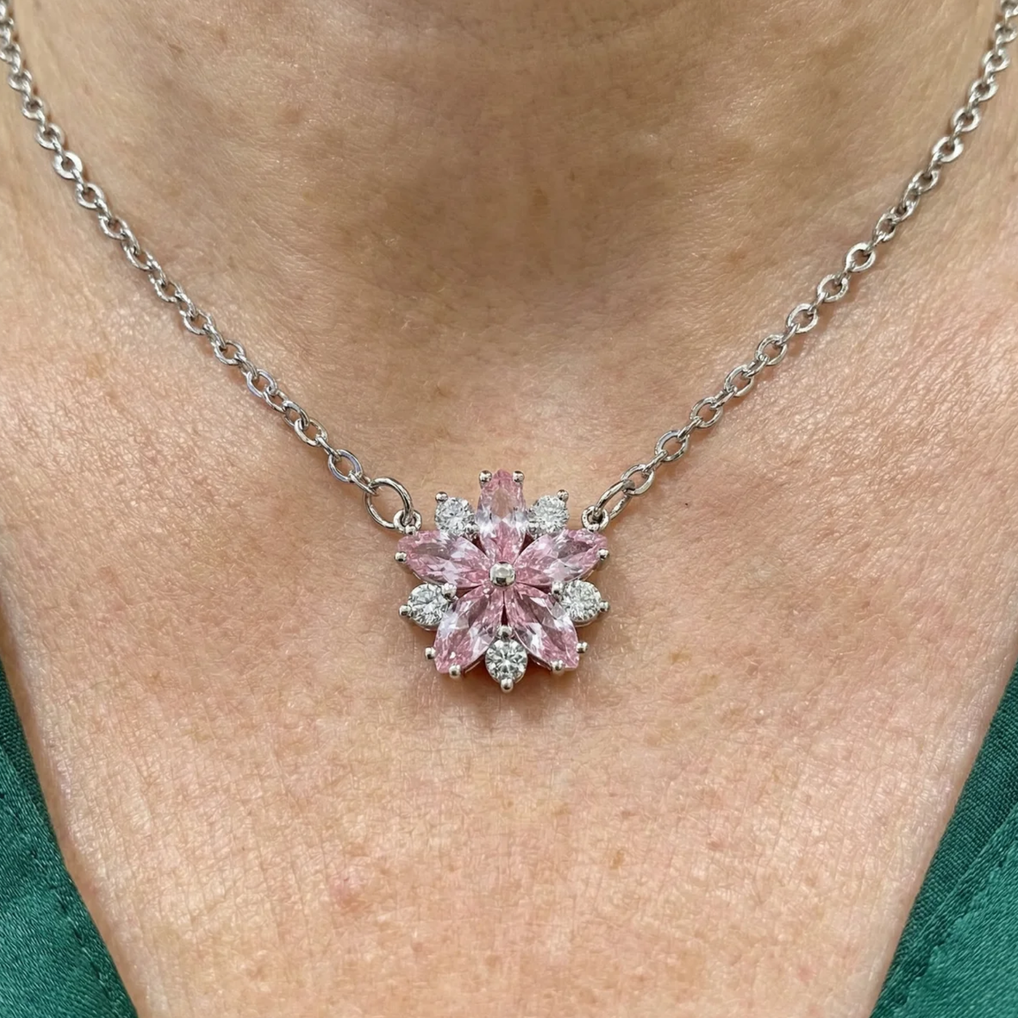 Collier Fleur de Cerisier | Or Blanc