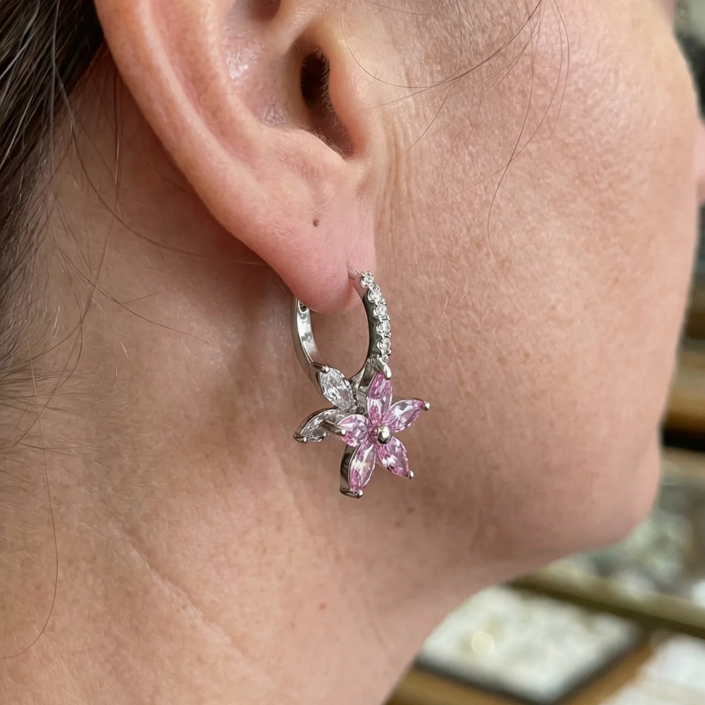 Boucles d'Oreilles Thalia Petalburst Rose | Or Blanc