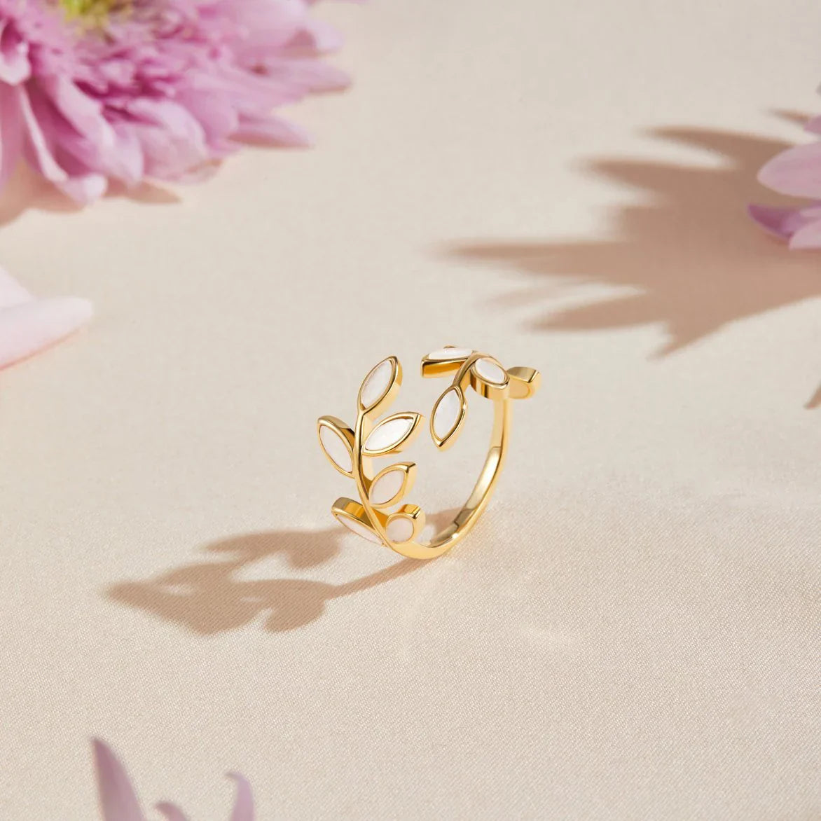 Bague Ouverte Feuille Délicate Neraya | Or