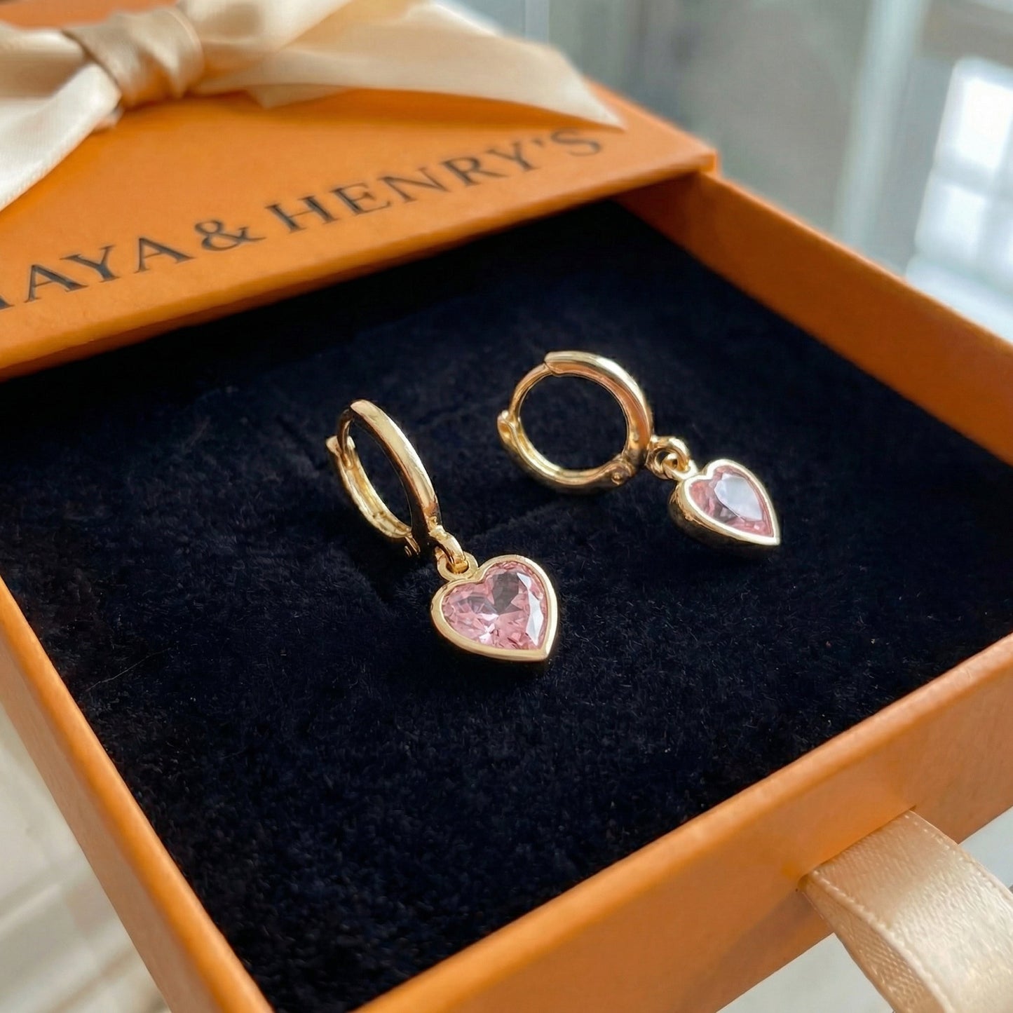 Boucles d'Oreilles Pendantes Breloque Cupidon | Or